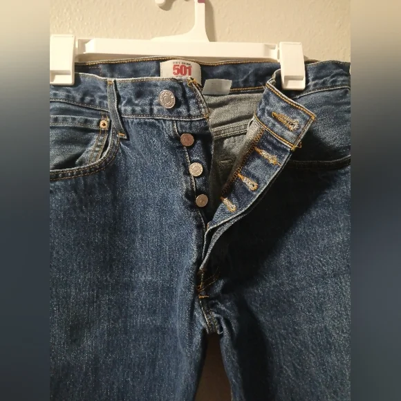 Levi's Classic Straight Blue Jeans - Picture 3 of 10